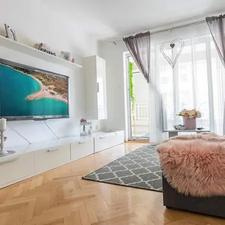 Apartman Una *