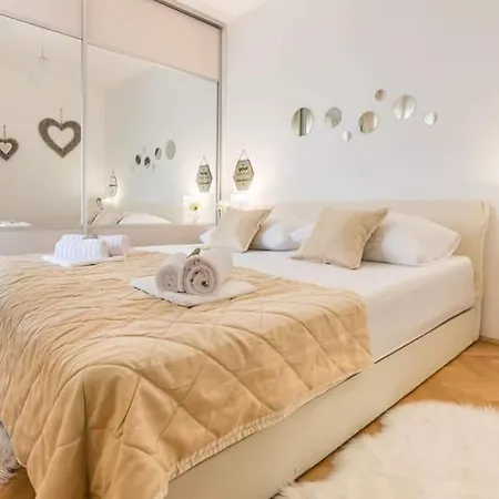 Apartman Una *